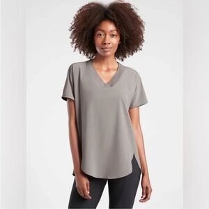 ATHLETA Zephyr V-Neck Tee Osprey Grey Women’s Size XS 980636